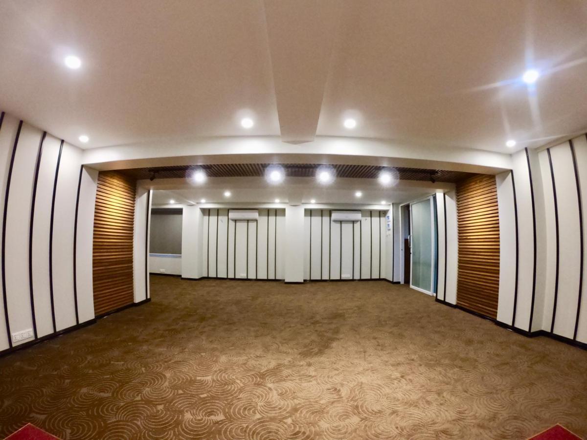 Royal City Hotel Мандалай Екстер'єр фото